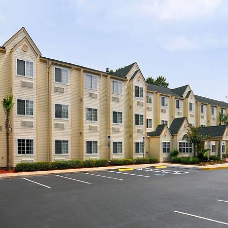 Hometown Inn & Suites Jacksonville Butler Blvd./Southpoint Экстерьер фото