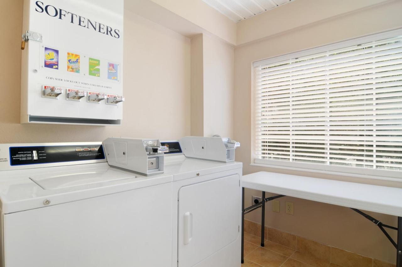 Hometown Inn & Suites Jacksonville Butler Blvd./Southpoint Экстерьер фото