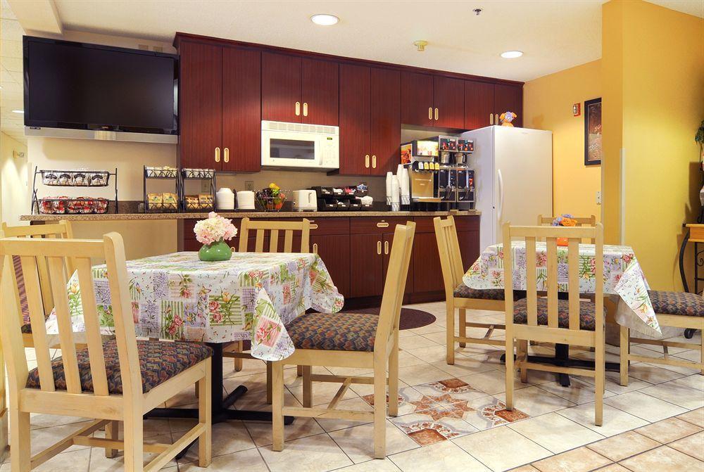 Hometown Inn & Suites Jacksonville Butler Blvd./Southpoint Экстерьер фото