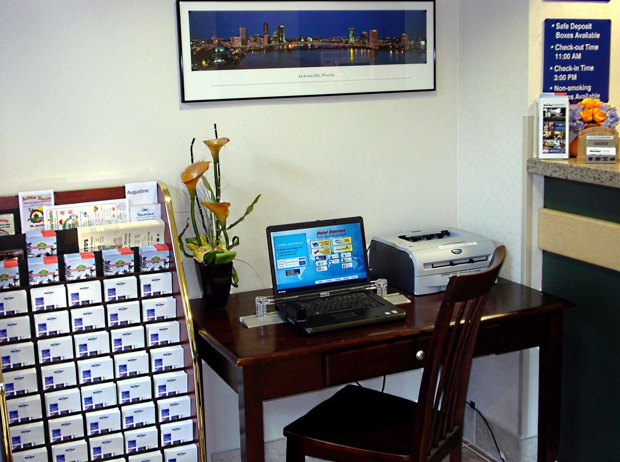 Hometown Inn & Suites Jacksonville Butler Blvd./Southpoint Бизнес фото